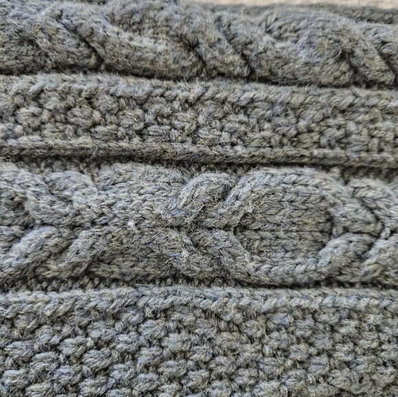 ARAN CRAFTS | Gorgeous Cable Knit Wool Zip Sweater - Picture 3 of 5